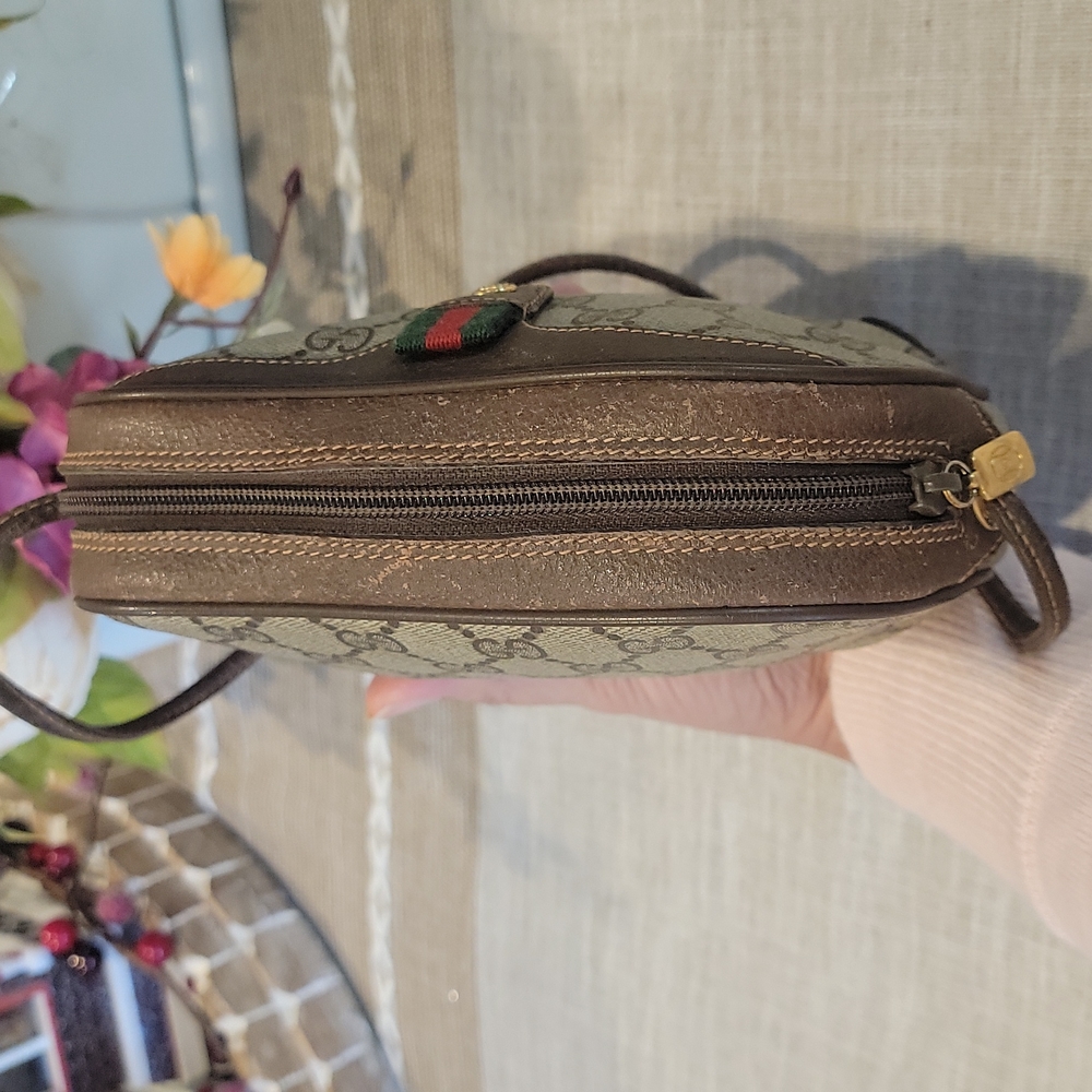 Authentic Gucci vintage sling bag - Picture 8 of 11